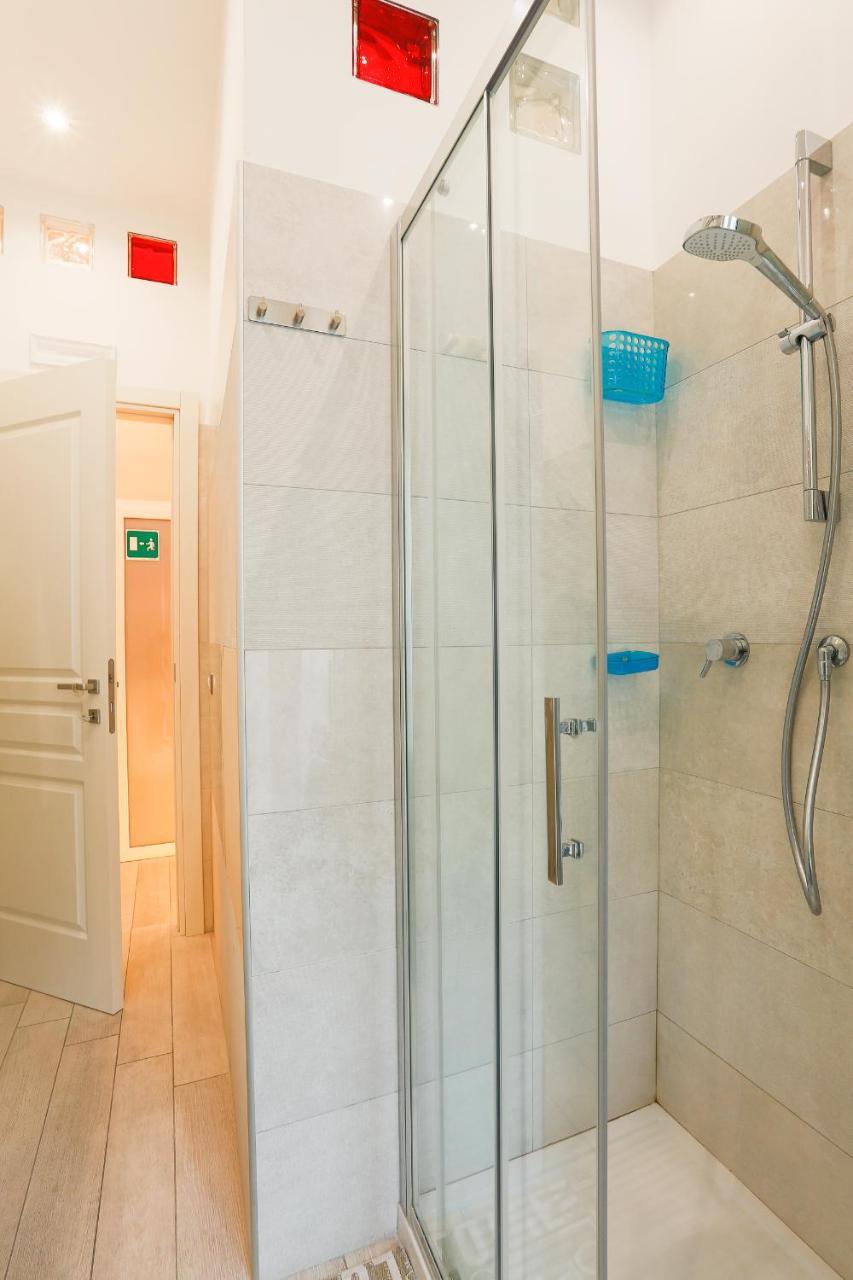 Spartacus Inn Apartment Рим Екстериор снимка
